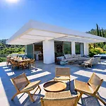 Roger Estate Vila Kassiopi